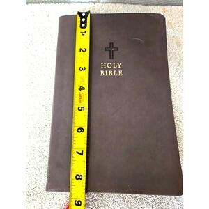NKJV Holy Bible, Nelson Ultra Thinline Edition Leather Soft, Taupe Contemporary